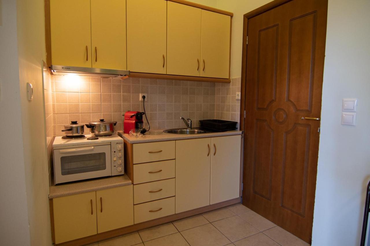 Tsertos Apartments Καμένα Βούρλα Εξωτερικό φωτογραφία