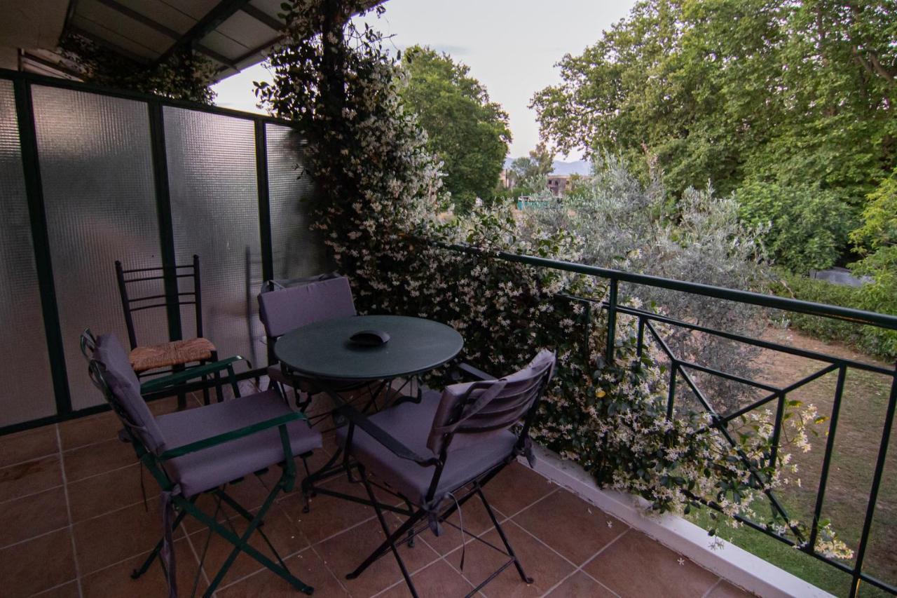 Tsertos Apartments Καμένα Βούρλα Εξωτερικό φωτογραφία