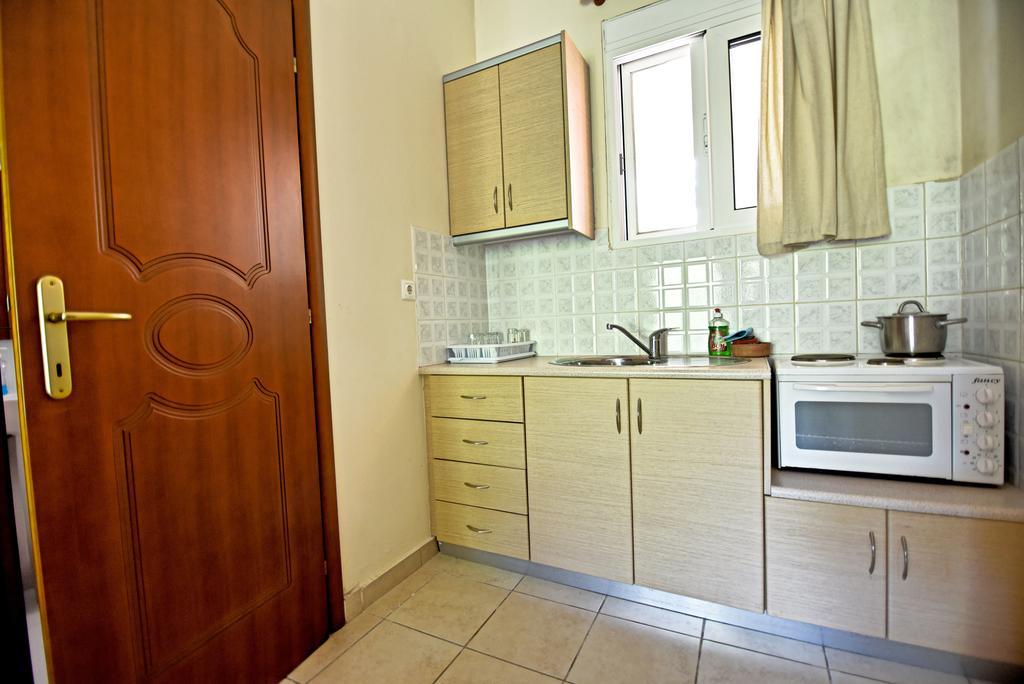 Tsertos Apartments Καμένα Βούρλα Εξωτερικό φωτογραφία