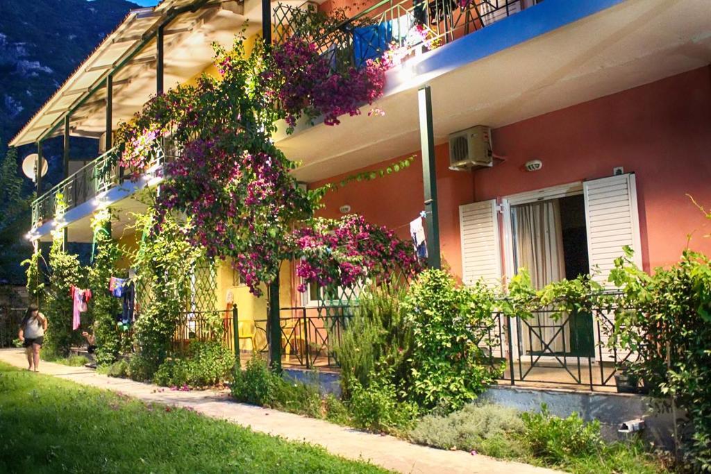 Tsertos Apartments Καμένα Βούρλα Εξωτερικό φωτογραφία